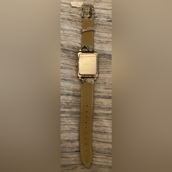 Cookie Lee Quartz Crystal Bezel Ladies Watch. - Picture 6 of 7